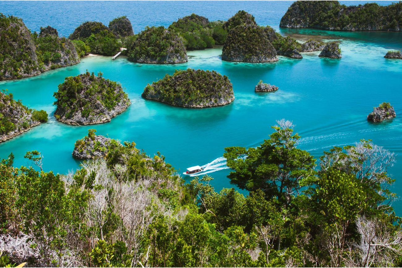 Alyui Bay, Waigeo, Raja Ampat