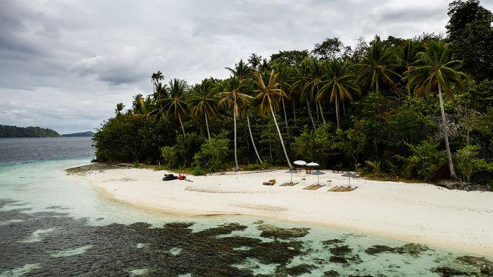 Dayang Island, Raja Ampat