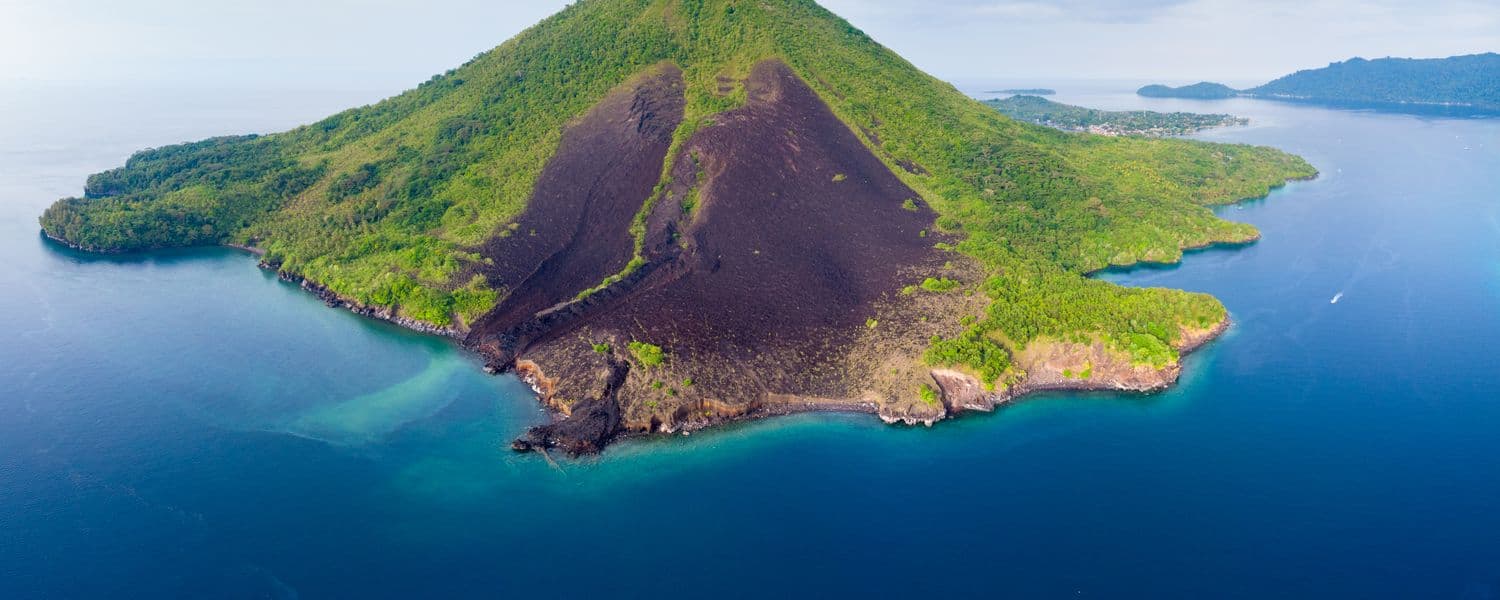 Banda Api, Maluku